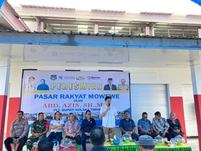 Bupati Koltim Resmikan Pasar Rakyat Mowewe