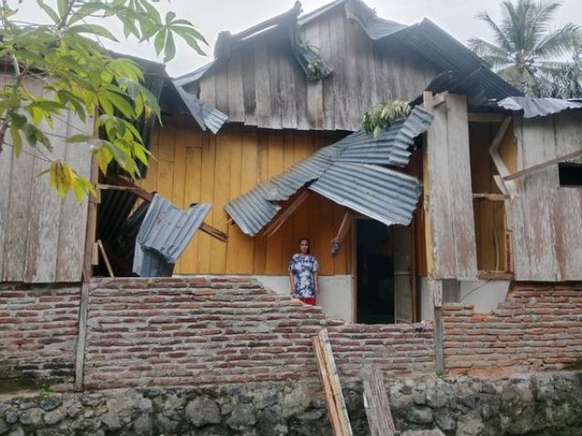 BPBD Koltim Tangani Rumah Ambruk di Woitombo