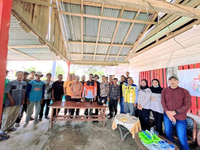 Pemda Sosialisasikan Pembuatan Demplot Persawahan di Kawasan Transmigrasi Desa Tongauna