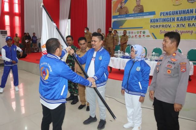 Pengukuhan Dan Pelepasan Kontingen Kab. Kolaka Timur Porprov. XIV 