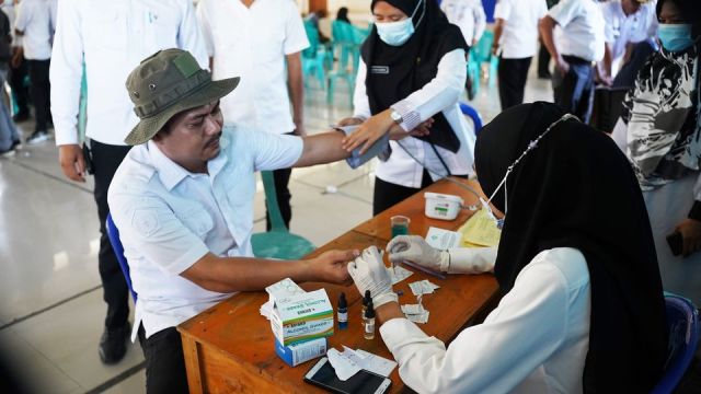Bupati Koltim Turut Sumbang Darah