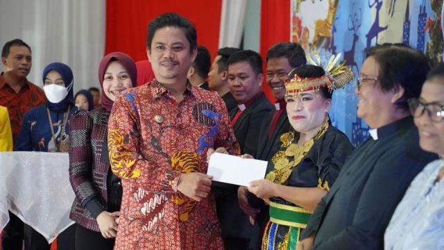Bupati Koltim Hadiri Perayaan Natal Bersama