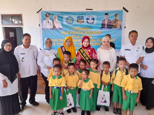 Bunda PAUD Koltim Sambangi TK Pembina Poli-Polia