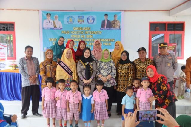 Menjalin Kedekatan dengan Guru dan Murid TK Ala Bunda PAUD Koltim