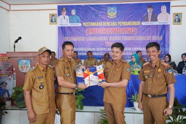 Usai Uluiwoi Ueesi, Bupati Pimpin Musrenbang di Lambandia Aere dan Poli-Polia