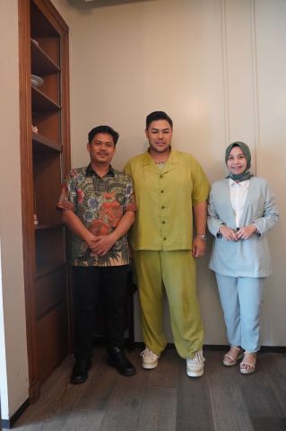 Ditangan Ivan Gunawan, Motif Sorume Koltim Bakal Dipamerkan se Indonesia