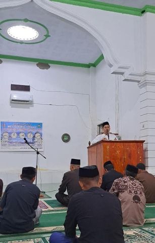 Bupati Sambangi Jamaah Tarawih Masjid Tumbudadio
