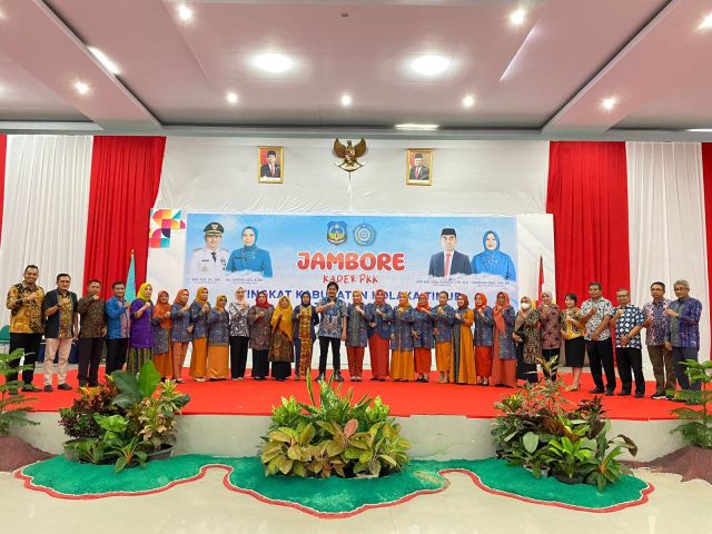 Bupati Koltim Abd Azis SH MH, resmi menutup Jambore Kader PKK Tingkat kabupaten Koltim Tahun 2023