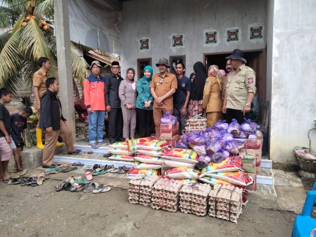 Bupati Koltim Gercep Bantu Korban Banjir Lambandia
