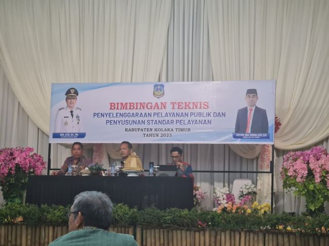 Asisten III Setda Koltim Buka Bimtek Penyelenggaraan Pelayanan Publik dan Penyusunan Standar Pelayanan TA 2023