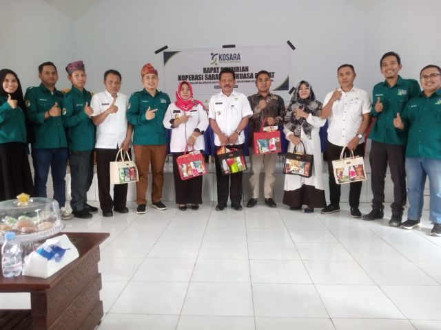 Bupati membuka rapat pendirian Koperasi KOSARA
