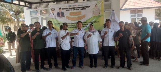 Pasar Murah Pemda Diserbu Warga Aere