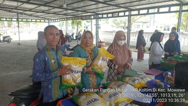 Tekan Inflasi, Gerakan Pangan Murah Hadir di Mowewe