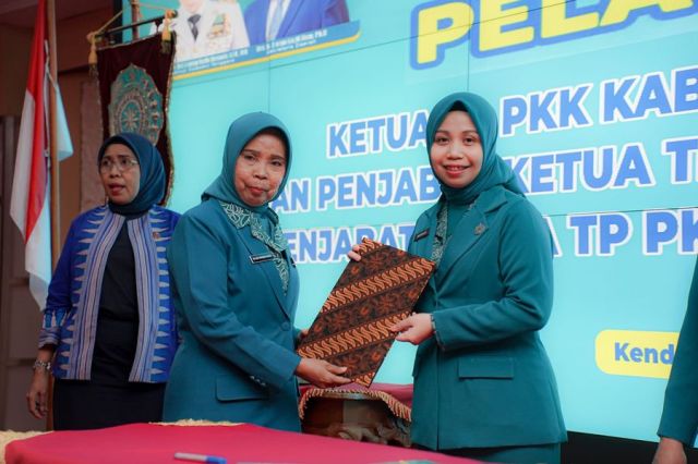Hartini Azis Resmi Nahkodai PKK Koltim