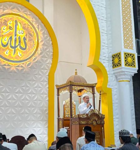 Sambut Ramadhan, Bupati Koltim Tarawih Pertama di Mesjid Jabal Nur