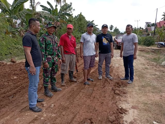 Kolaborasi Pemerintah Setempat, Ruas Jalan Atula, Ladongi dan Raraa Diperbaiki