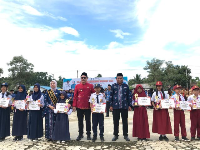Lomba Olimpiade Chrome Book Ceria Warnai Peringatan Hardiknas di Koltim