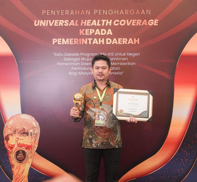 Bupati Koltim Terima Penghargaan UHC, Dukung Program JKN dan SDGs 2030