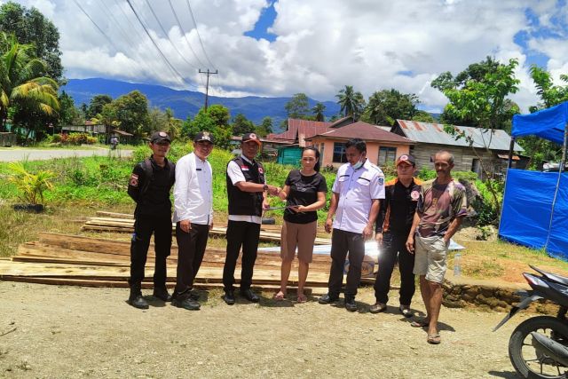 BPBD Koltim Bantu Perbaikan Rumah Ambruk di Woitombo