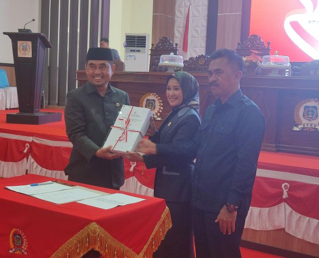 Rapat Paripurna DPRD Kabupaten Kolaka Timur Bahas Penyerahan Raperda APBD Tahun Anggaran 2025