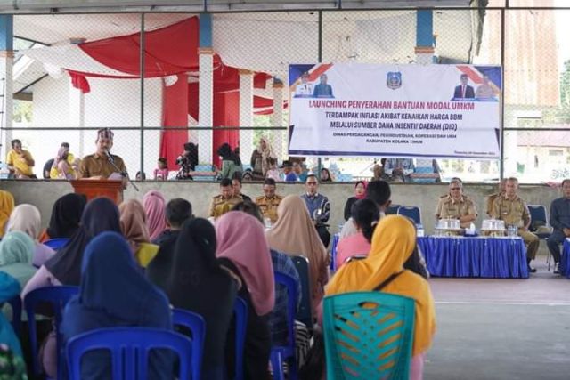 Bupati Koltim Serahkan Bantuan Modal UMKM Koltim