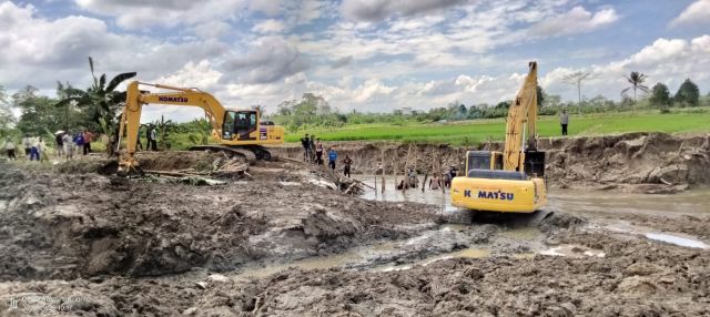  Penomena Bendung Gunung Jaya yang Jebol Setiap Musim Tanam  Bupati Sangat Prihatin