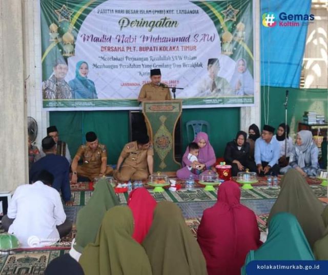 Hadiri Peringatan Maulid, Bupati Serahkan Bantuan