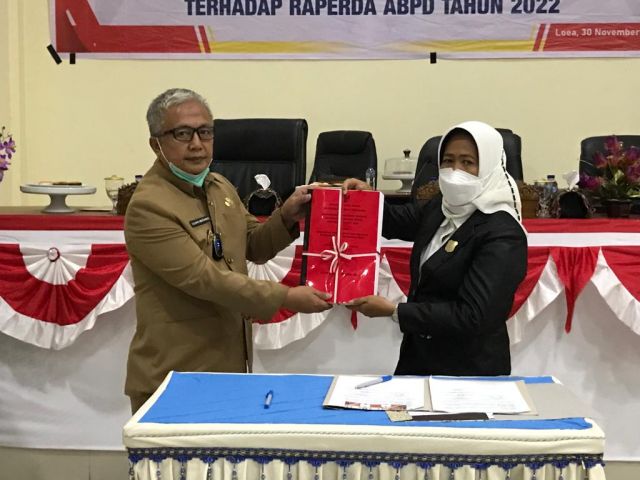 DPRD Koltim Setujui Raperda APBD 2022
