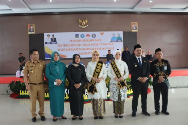 Ibu Hartini Azis Resmi Sandang Bunda PAUD Koltim