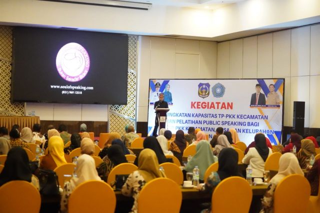 Pemda Koltim Gelar Pelatihan Publik Speaking untuk Pengembangan Diri