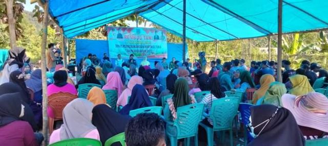 Bupati Sapa Petani Ahilulu, Kades: Pemimpin Pertama yang Kunjungi Kami