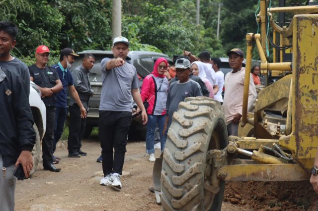 Kades Ambapa: Terimakasih Pak Bupati Sudah Respon Kondisi Jalan